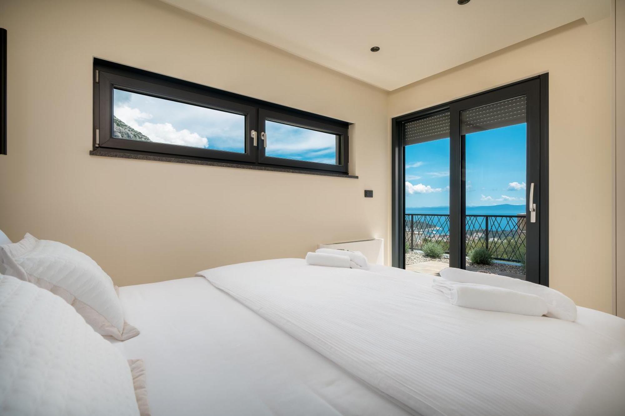 Villa Luxury Helena With Heated Pool Makarska
